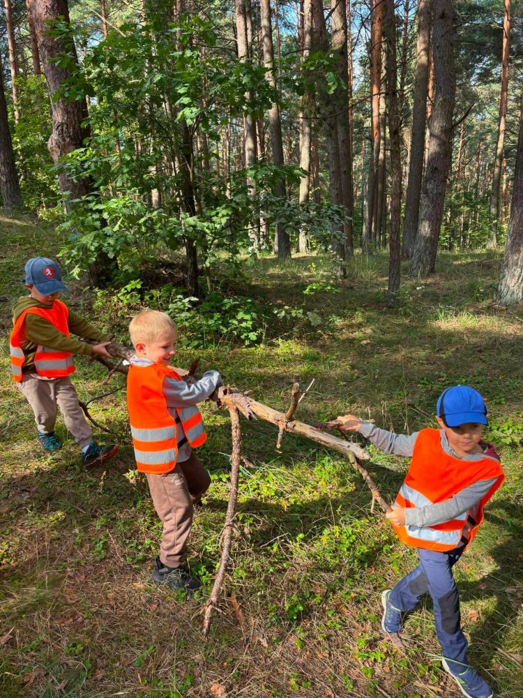 GRUPĖS "KODĖLČIUKAI" EDUKACINIS ŽYGIS "RUDENINĖ MEDŽIOKLĖ"