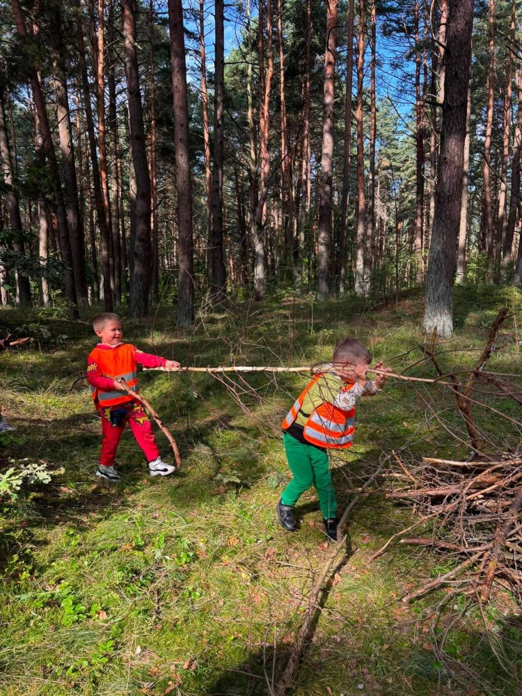 GRUPĖS "KODĖLČIUKAI" EDUKACINIS ŽYGIS "RUDENINĖ MEDŽIOKLĖ"