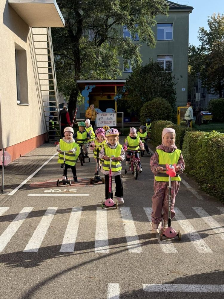 RESPUBLIKINĖ AKCIJA “RIEDA RATAI RATELIUKAI”